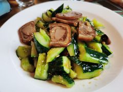 肘花拍黄瓜-局气烤鸭·北京菜(前门店)