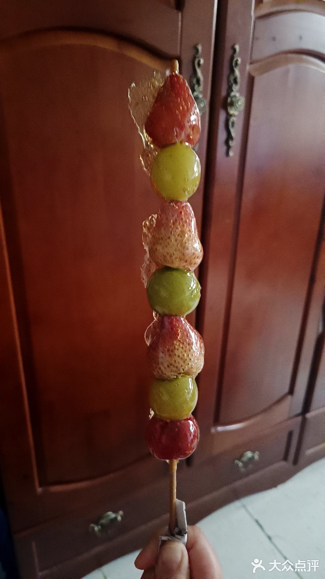 附近到处都是雪王开的店。团购了走到哪里都很方便兑换