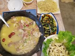 -霄汉牛三鲜湖北砂锅菜(万松园2店)