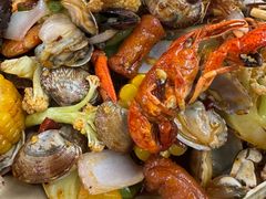 -老东镇啤酒屋海鲜加工·蒸汽海鲜·海鲜烧烤(台东店)