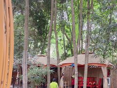 -二荆条·蜀鲜汇城市森林火锅