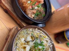 -有红鸡毛店·砂锅菜(抚琴夜市店)