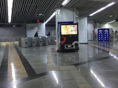 -东方体育中心(地铁站)