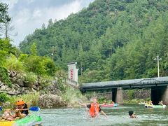 -仙人谷漂流景区