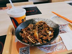 -吉野家(秀谷店)