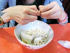 掰馍~手疼指甲疼~-老刘家泡馍·陕西老字号(钟楼广济街店)
