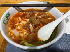 招牌红烧牛肉米粉-呷佬·长沙手工米粉(金沙江路店)