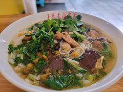 -文山荷鲜居(翠湖店)