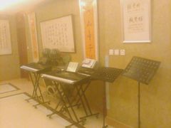 等位区-南湖春色海鲜食府(中兴街店)