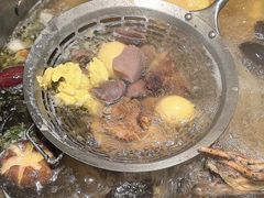 -一席地·本地鸡窝·杭帮鸡火锅(萧山银隆百货店)