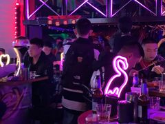 -UP嘻哈酒吧(粉巢店)