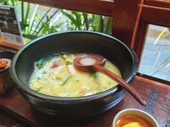 -银米·云南传统过桥米线(双廊黑金冠店)