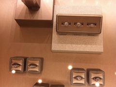 钻戒-Tiffany & Co.蒂芙尼
(武汉武商MALL店)
