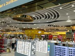 -中免(澳门机场免税店)