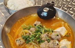 Signature Fresh Handmade Pork Meatball Sour Soup Rice