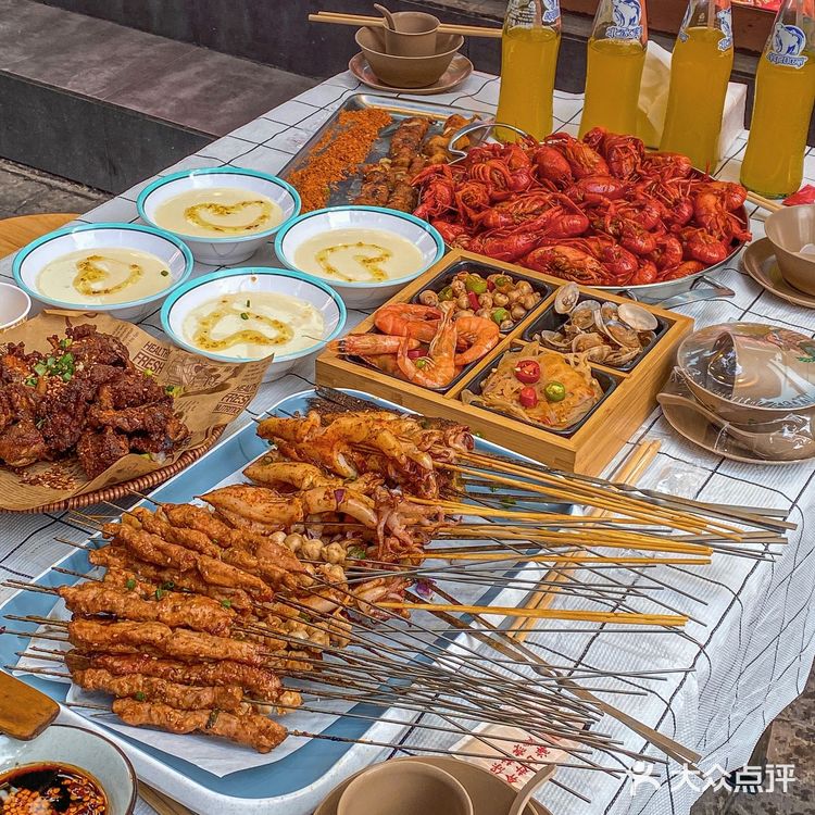 别问了！在武汉！烧烤届天花板！