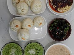 -李与白包子铺(桐梓林店)