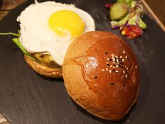 -HIGH FIVE哈福手工汉堡(桂林路店)