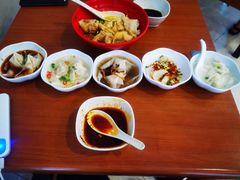 各种抄手五个a套餐。-龙抄手(春熙路总店)