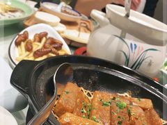 -海派美食·家宴海鲜青岛菜·石锅鲽鱼头(东方城店)