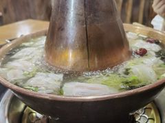 -果松木炭酸菜铜火锅·外婆参鸡汤