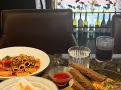 -LESCEDARS Brasserie Bistro香柏树