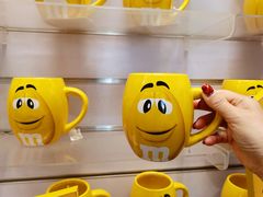 -m豆巧克力世界(上海世茂广场店)