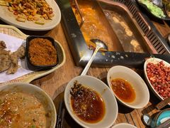 -老牌坊云南鱼豆花火锅(爱建店)