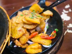 -阿瓦山寨·湘菜现炒·剁椒鱼头王(咸阳总店)