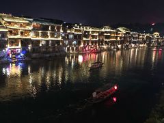 -临江餐馆二楼美食部落