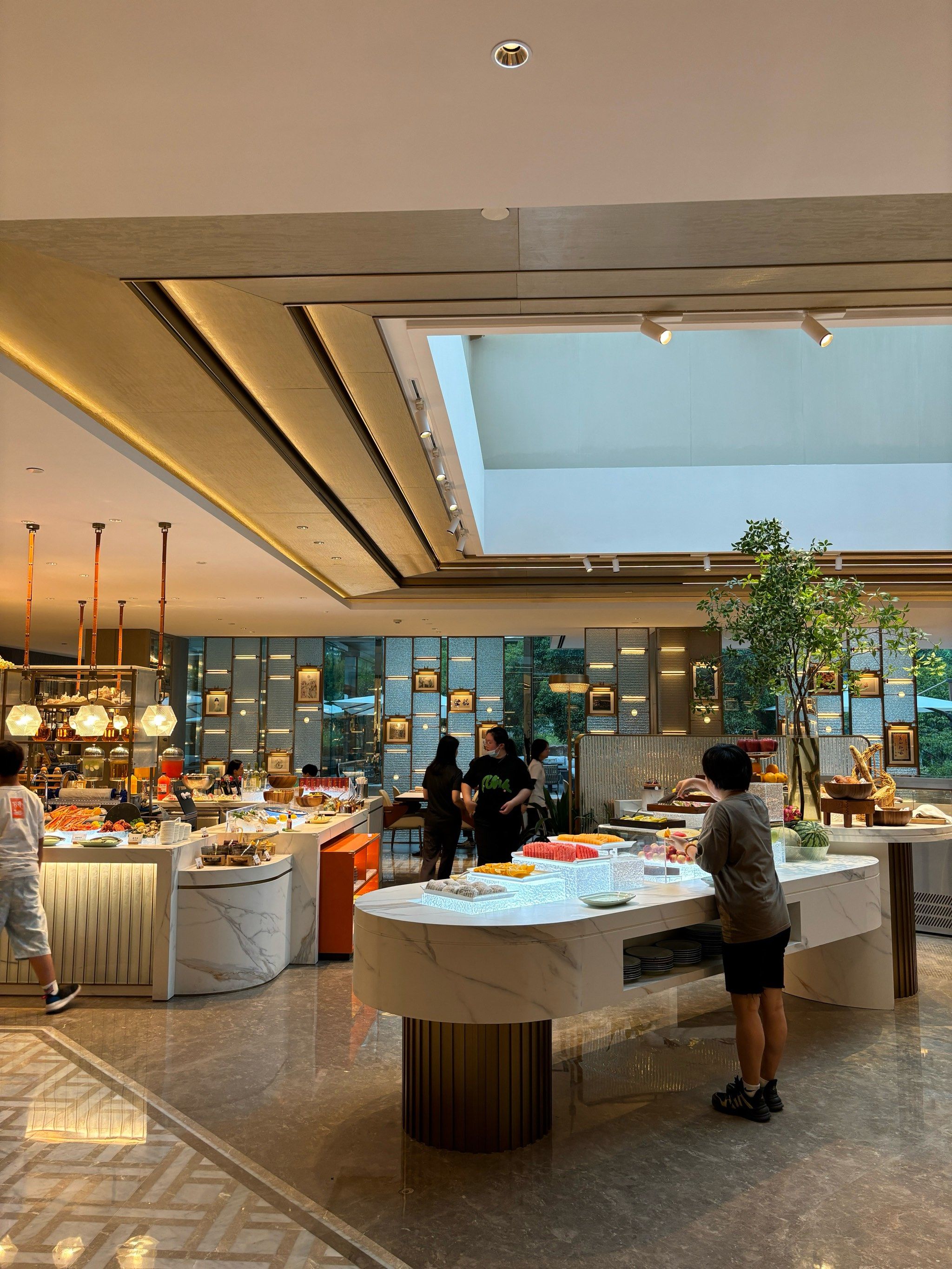 杭州虾蟹自助还得看黄龙饭店呀!