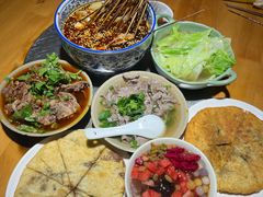 -大众跷脚牛肉馆·非遗传承单位(峨眉山店)