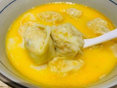 金汤黄鱼馄饨-蟹黄鱼·楼上面馆(外滩中央旗舰店)