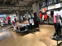 -NIKE(虹悦城店)