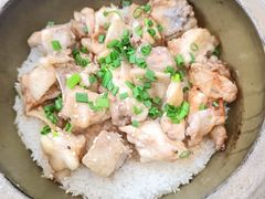 滑鸡排骨煲仔饭-红星光发煲仔饭(文海店)