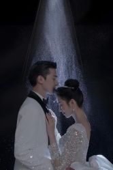 -喜爱高定婚纱摄影