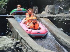 -安吉龙王山峡谷漂流