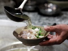 -谢老五跷脚牛肉·非遗传承店