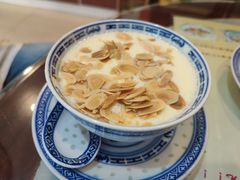 -广信牛奶甜品世家(台东店)
