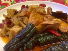 -闯关东东北农家菜(崂山石老人店)