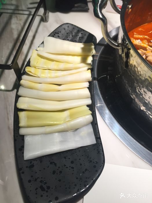 左庭右院鲜牛肉火锅(漕宝路日月光店)箭笋片图片