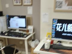 -花儿照相馆·最美证件照(红旗街万达店)