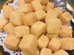 椒盐豆腐粒-帝皇楼