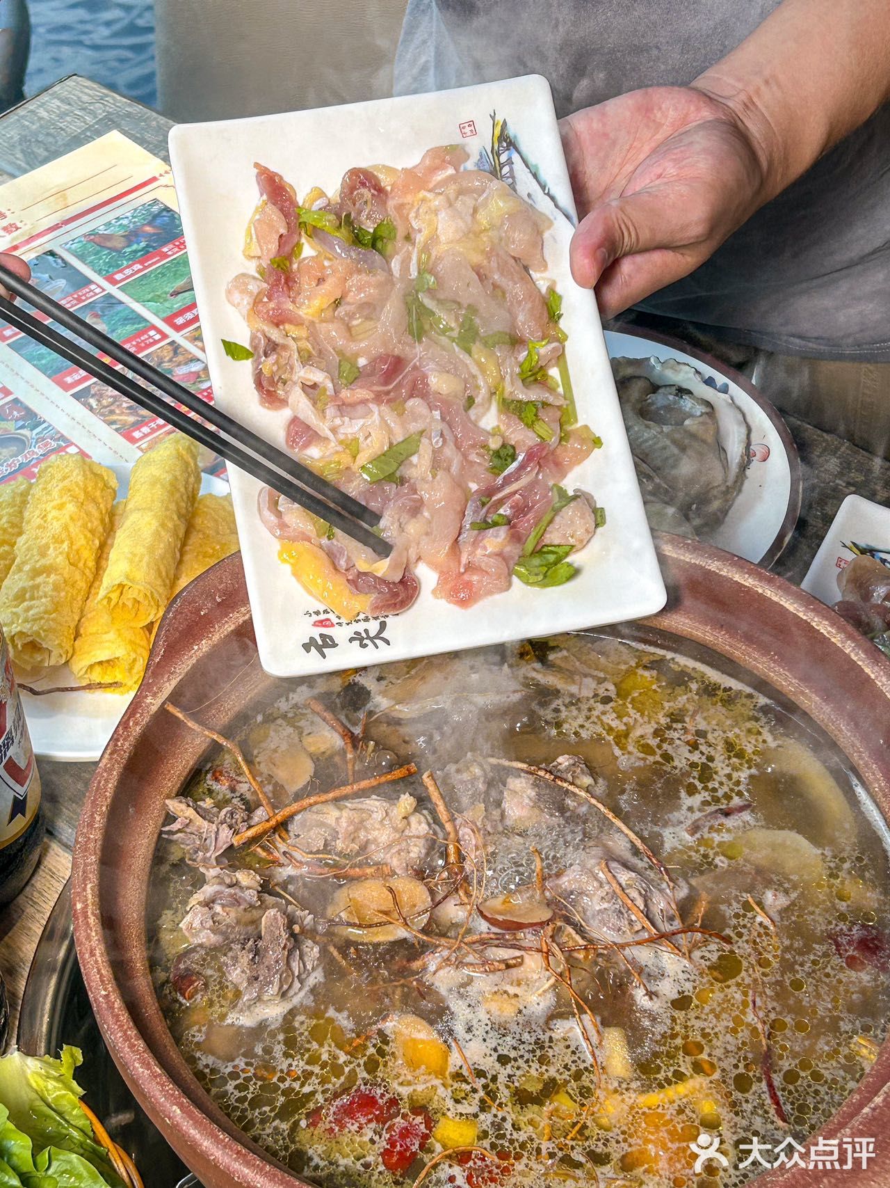 深圳超经典的广式鸡煲，快来这吃💃