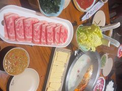 -东巴婆婆云南鱼豆花火锅(大东门店)