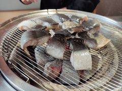 -围炉肉舍•炭烤活鳗•丹东海鲜烤肉(步行街店)