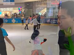 -冰纷万象滑冰场(南山万象天地店)