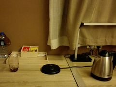 -西安大雁塔科技大学地铁站亚朵酒店