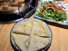 -大众跷脚牛肉馆·非遗传承单位(峨眉山店)