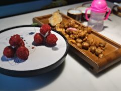 杨梅鳕鱼球-柳莺湖上·湖景餐厅·江南菜(西湖店)